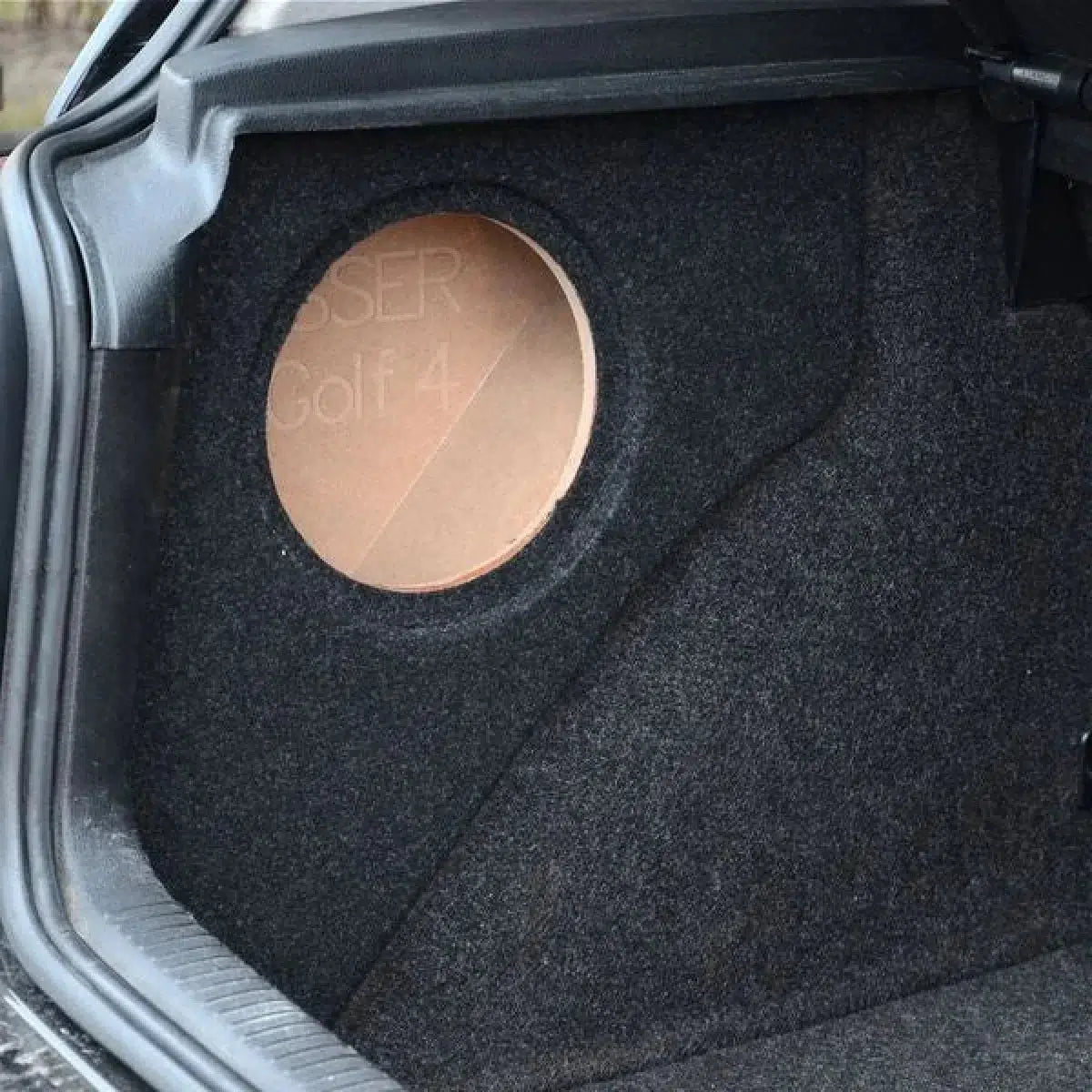 Masori-G8-8 VW Golf 4-VW-Subwoofer-Enclosure-Masori.de